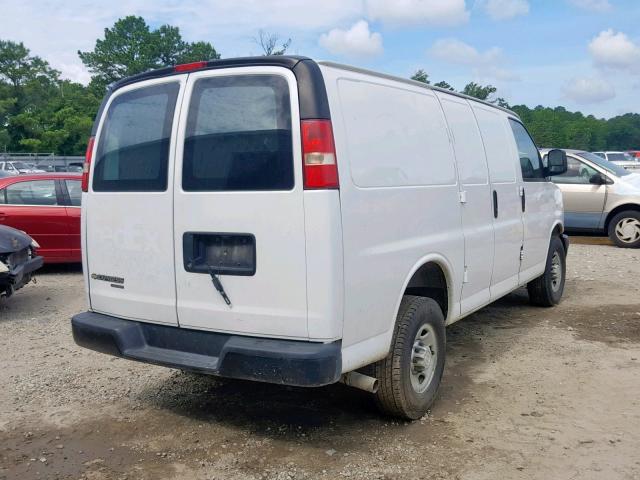 1GCWGFFFXF1101392 - 2015 CHEVROLET EXPRESS G2 WHITE photo 4