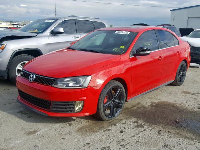 3VW5T7AJ2FM317617 - 2015 VOLKSWAGEN JETTA GLI RED photo 2