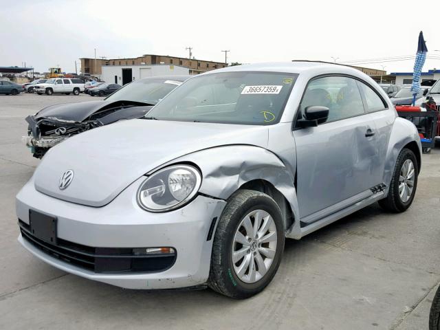 3VWF17AT7GM608756 - 2016 VOLKSWAGEN BEETLE 1.8 SILVER photo 2