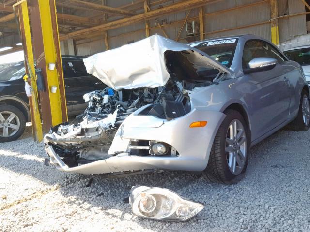 WVWFW7AH4BV002796 - 2011 VOLKSWAGEN EOS LUX 银色 照片 2