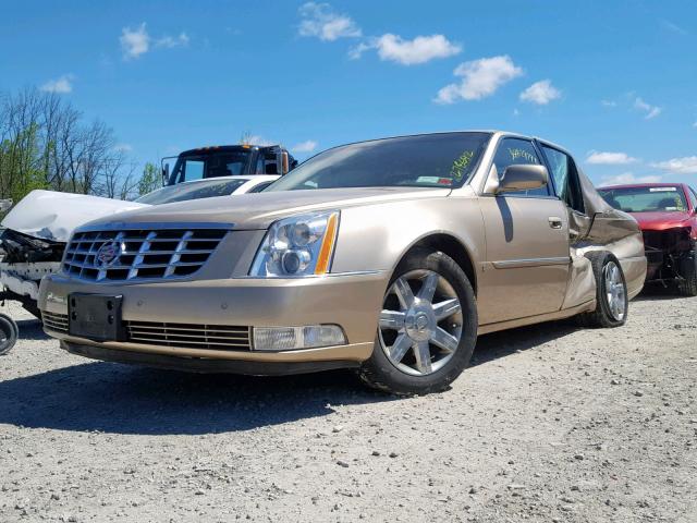 1G6KD57Y16U154050 - 2006 CADILLAC DTS GOLD photo 2