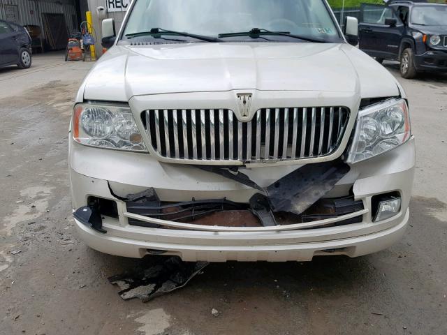 5LMFU27556LJ23174 - 2006 LINCOLN NAVIGATOR WHITE photo 9