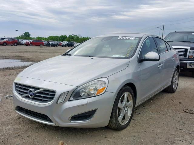 YV1622FS2C2088741 - 2012 VOLVO S60 T5 SILVER photo 2