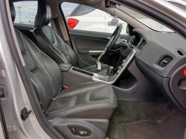 YV1622FS2C2088741 - 2012 VOLVO S60 T5 SILVER photo 5