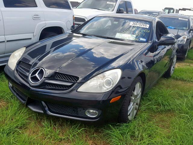 WDBWK54F09F210882 - 2009 MERCEDES-BENZ SLK 300 BLACK photo 2