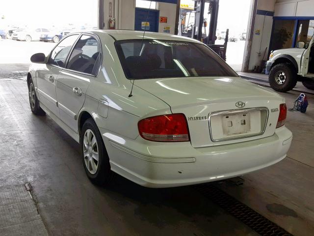 KMHWF25S52A677617 - 2002 HYUNDAI SONATA GL WHITE photo 3