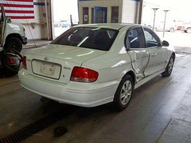 KMHWF25S52A677617 - 2002 HYUNDAI SONATA GL WHITE photo 4