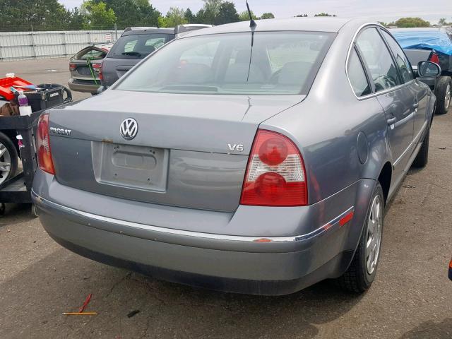 WVWRU63B05E024787 - 2005 VOLKSWAGEN PASSAT GLX 棕色 照片 4