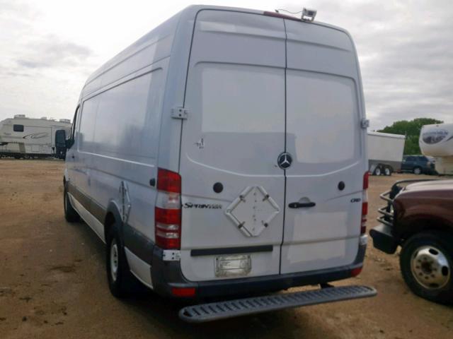 WD3PE8CB7B5566734 - 2011 MERCEDES-BENZ SPRINTER 2 WHITE photo 3