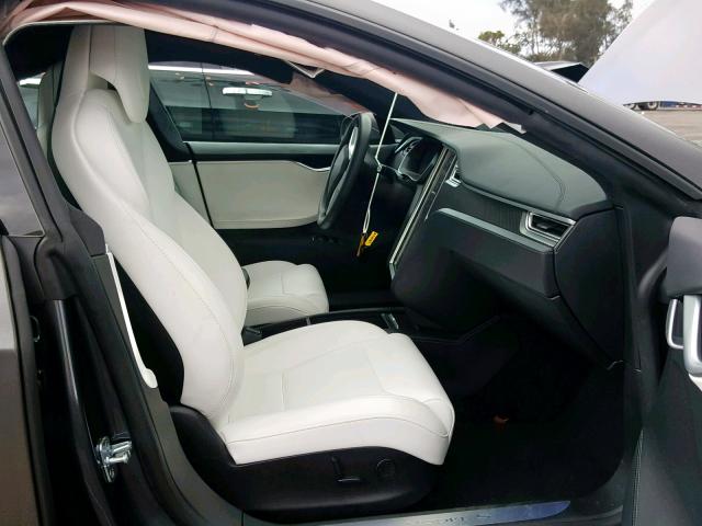 5YJSA1E24JF248387 - 2018 TESLA MODEL S رمادي صورة 5