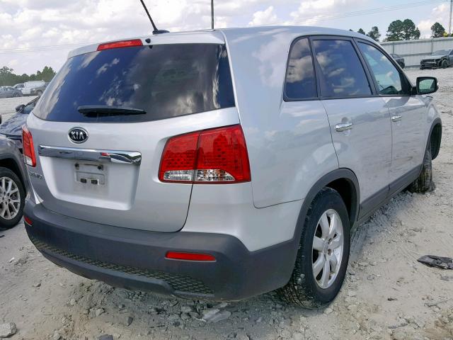 5XYKT3A11CG288778 - 2012 KIA SORENTO BA SILVER photo 4