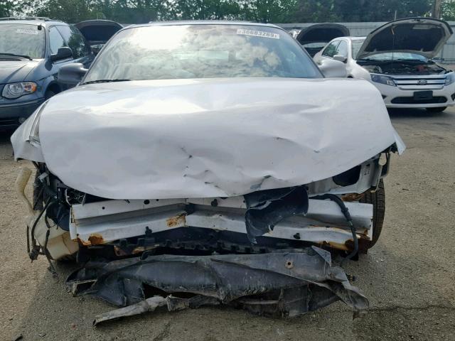 1G2WP12K71F185712 - 2001 PONTIAC GRAND PRIX WHITE photo 9