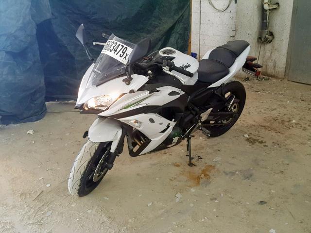 JKAEXEJ1XHDA00093 - 2017 KAWASAKI EX650 J WHITE photo 2