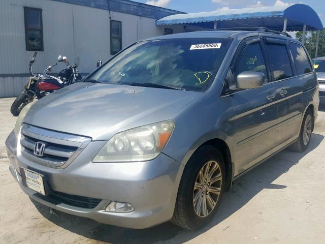 5FNRL38885B090419 - 2005 HONDA ODYSSEY TO SILVER photo 2