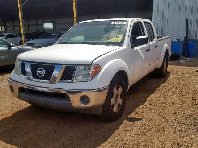 1N6AD09U58C420309 - 2008 NISSAN FRONTIER C WHITE photo 2