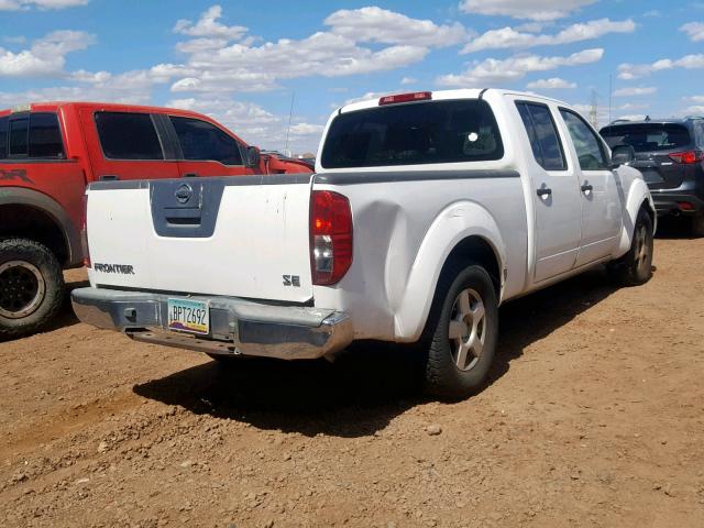 1N6AD09U58C420309 - 2008 NISSAN FRONTIER C WHITE photo 4