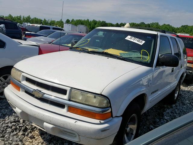 1GNCS13X24K168746 - 2004 CHEVROLET BLAZER WHITE photo 2