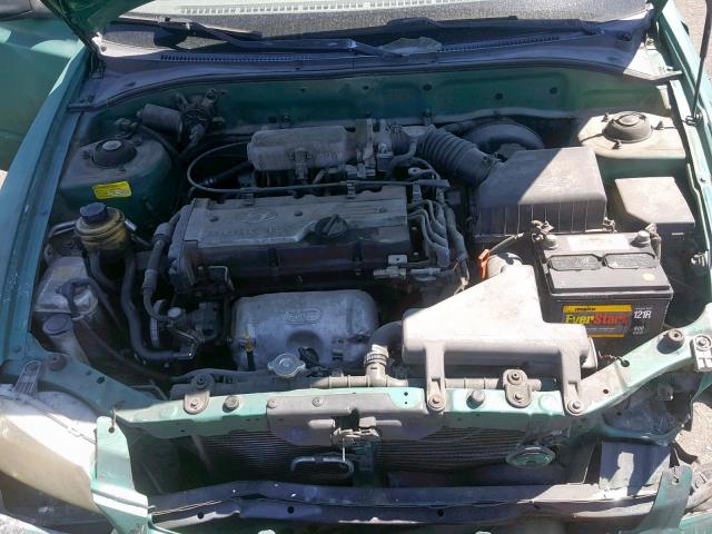 KMHCG35C41U090823 - 2001 HYUNDAI ACCENT GS GREEN photo 7