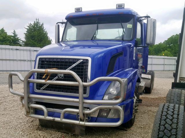 4V4NC9EJ78N491530 - 2008 VOLVO VN VNL BLUE photo 2