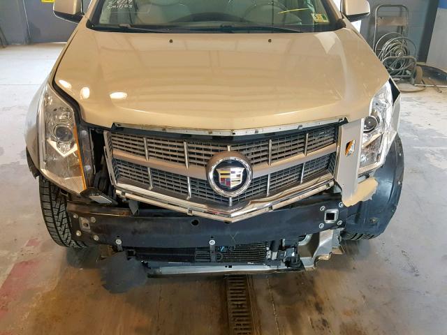 3GYFNEEY2AS540218 - 2010 CADILLAC SRX PERFOR BEIGE photo 9