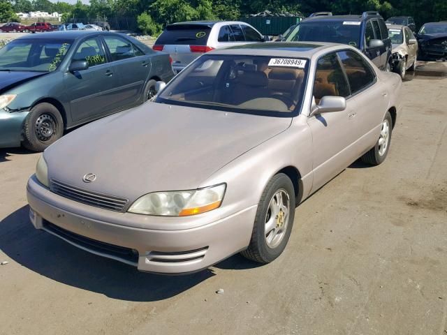 JT8VK13T6N0059054 - 1992 LEXUS ES 300 SILVER photo 2