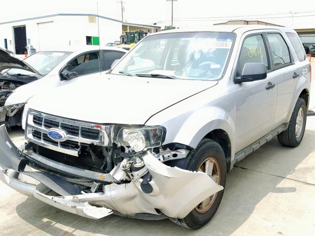 1FMCU0C79BKC24638 - 2011 FORD ESCAPE XLS SILVER photo 2