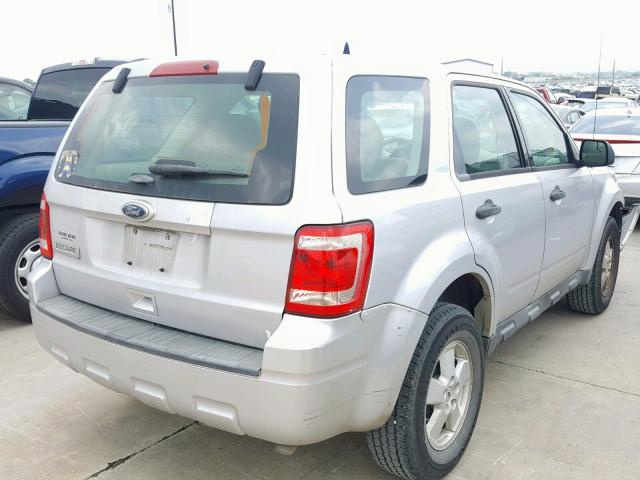 1FMCU0C79BKC24638 - 2011 FORD ESCAPE XLS SILVER photo 4