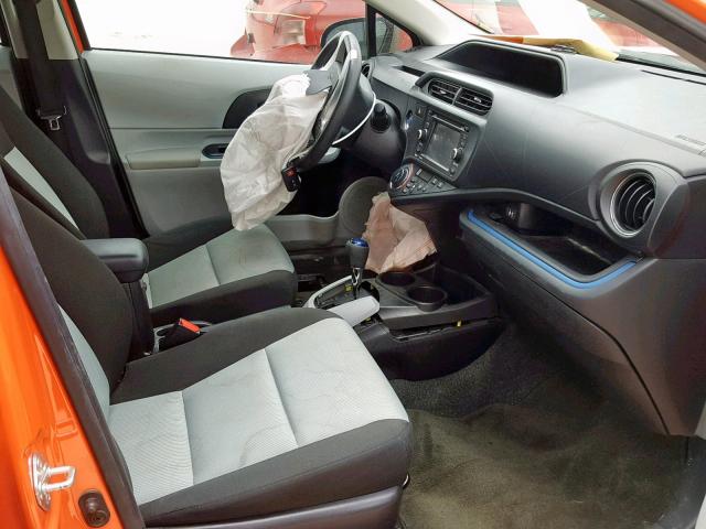 JTDKDTB35D1040452 - 2013 TOYOTA PRIUS C ORANGE photo 5