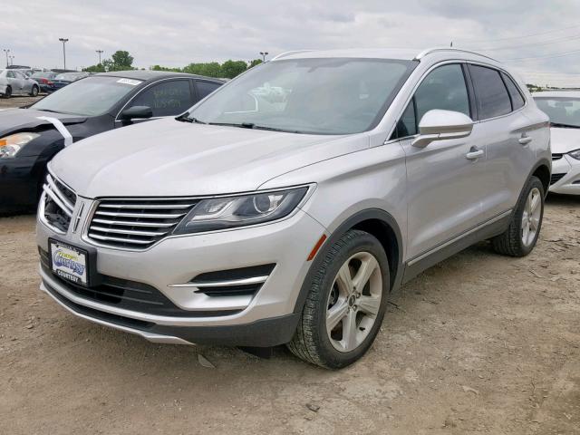 5LMCJ1A90FUJ47300 - 2015 LINCOLN MKC SILVER photo 2