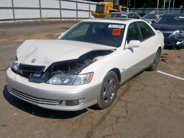 JT8BF28G010309049 - 2001 LEXUS ES 300 WHITE photo 2