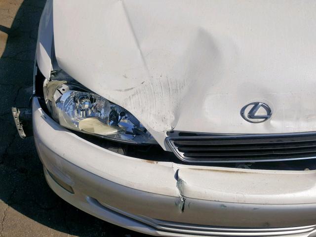 JT8BF28G010309049 - 2001 LEXUS ES 300 WHITE photo 9