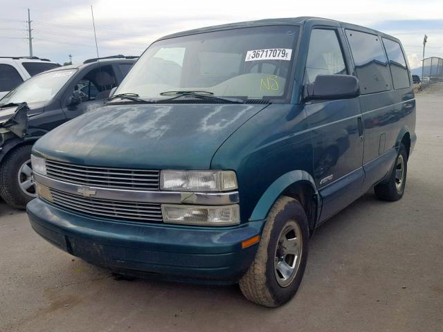 1GNDM19W6WB206625 - 1998 CHEVROLET ASTRO GREEN photo 2