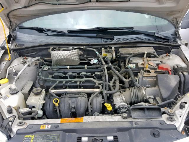 1FAHP36N69W182743 - 2009 FORD FOCUS SES SILVER photo 7