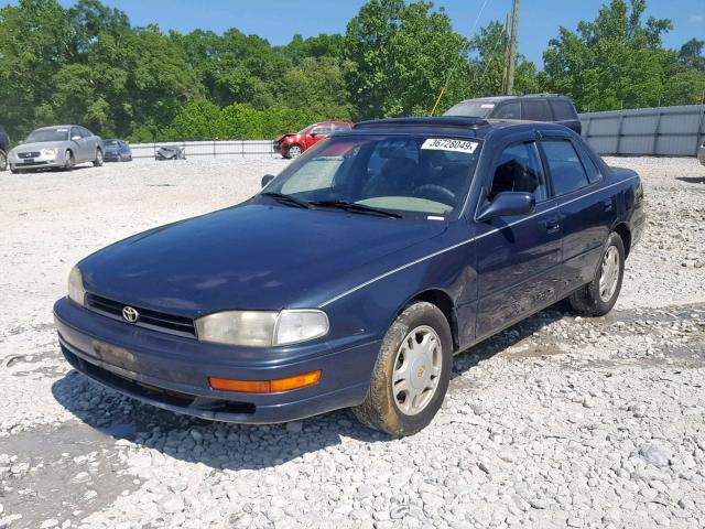 4T1VK13E5NU024111 - 1992 TOYOTA CAMRY XLE BLUE photo 2