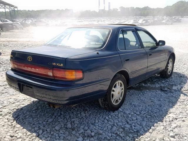 4T1VK13E5NU024111 - 1992 TOYOTA CAMRY XLE BLUE photo 4