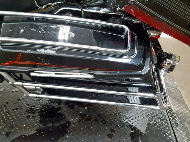 1HD1FCW164Y623987 - 2004 HARLEY-DAVIDSON FLHTCUI BLACK photo 17