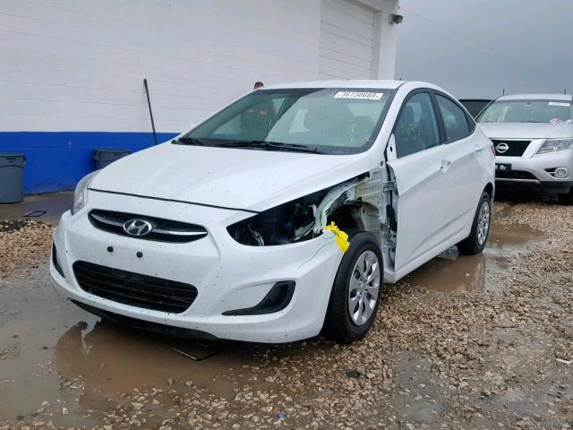 KMHCT4AE0HU363923 - 2017 HYUNDAI ACCENT SE WHITE photo 2