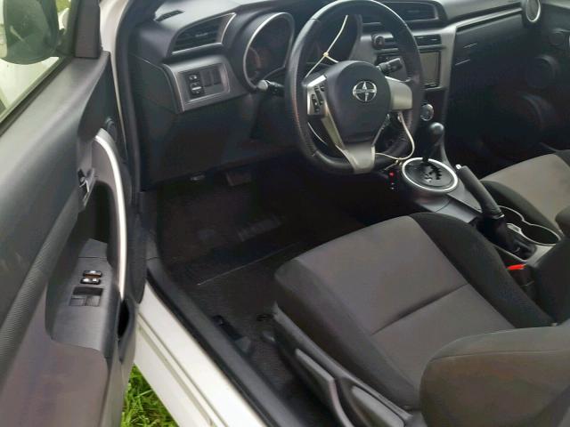 JTKJF5C71GJ024832 - 2016 TOYOTA SCION TC თეთრი ფოტო 9