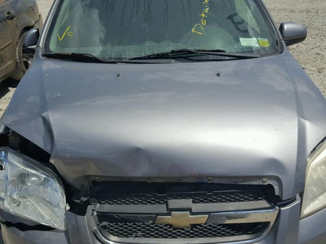 KL1TD56E89B393143 - 2009 CHEVROLET AVEO LS SILVER photo 7
