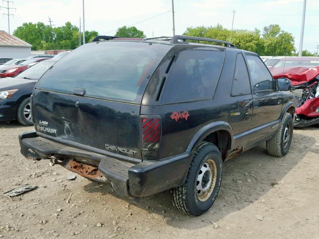 1GNCT18W7XK141592 - 1999 CHEVROLET BLAZER BLACK photo 4