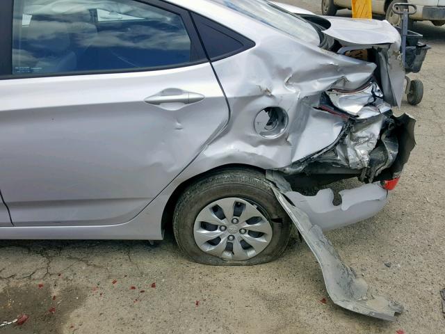 KMHCT4AE5HU343506 - 2017 HYUNDAI ACCENT SE SILVER photo 10