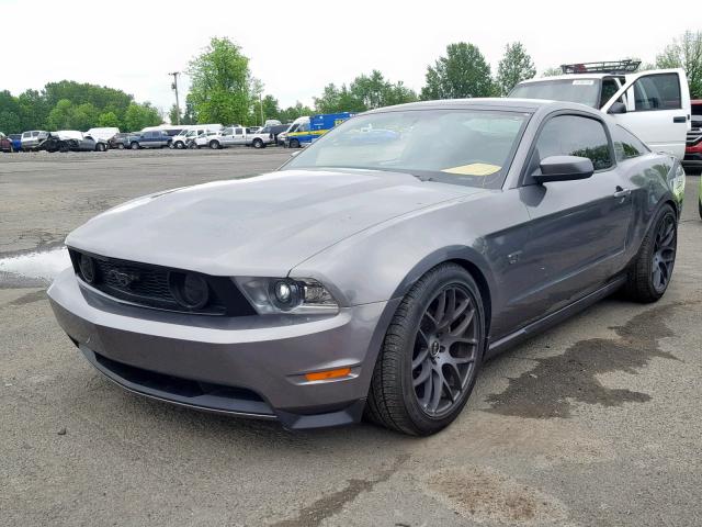 1ZVBP8CH7A5116141 - 2010 FORD MUSTANG GT GRAY photo 2