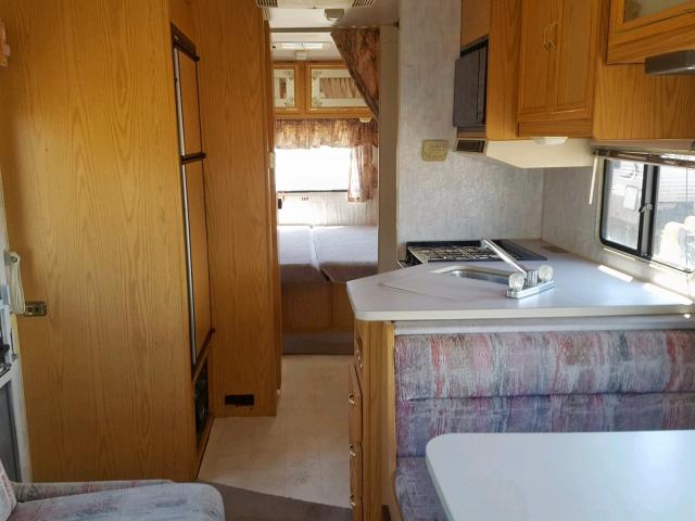 1FDKE30G7SHA96766 - 1995 WINNEBAGO MINNIEWINN WHITE photo 6