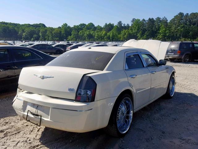 2C3KA53G96H525644 - 2006 CHRYSLER 300 TOURIN CREAM photo 4