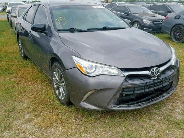 4T1BF1FK7FU942615 - 2015 TOYOTA CAMRY LE GRAY photo 1