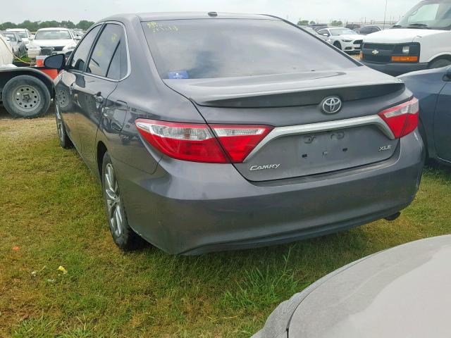 4T1BF1FK7FU942615 - 2015 TOYOTA CAMRY LE GRAY photo 3