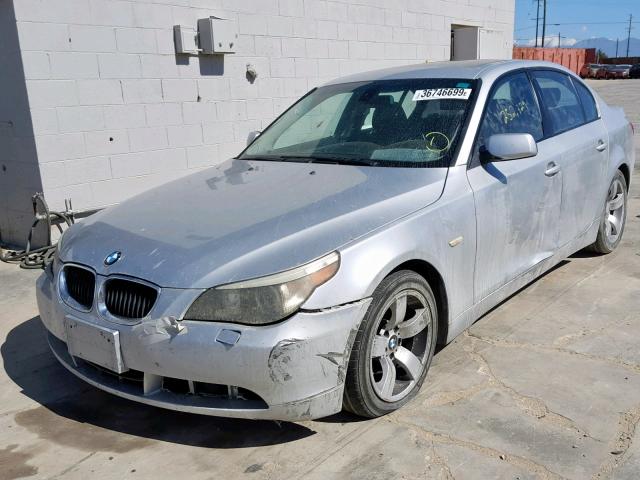 WBANA53554B850866 - 2004 BMW 525 I GRAY photo 2