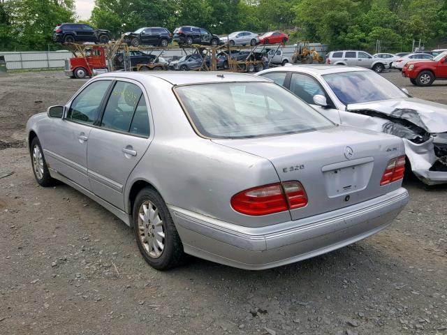 WDBJF82J71X055107 - 2001 MERCEDES-BENZ E 320 4MAT SILVER photo 3