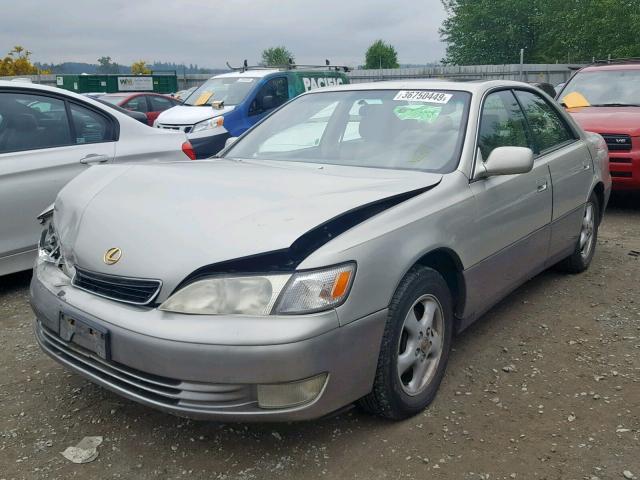 JT8BF28G3X5051749 - 1999 LEXUS ES 300 BEIGE photo 2