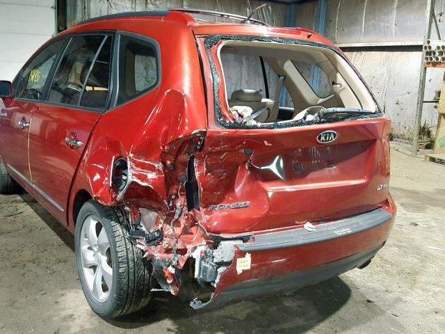 KNAFG526277060526 - 2007 KIA RONDO LX RED photo 9